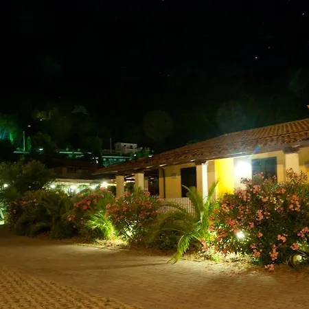 Aparthotel Nisportino Domus