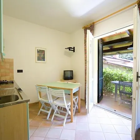 Nisportino Domus Apart-hotel 2*