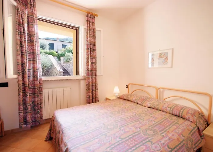 Nisportino Domus Aparthotel 2*