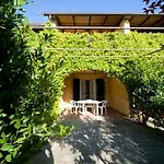 شقة فندقية Nisportino Domus 2*